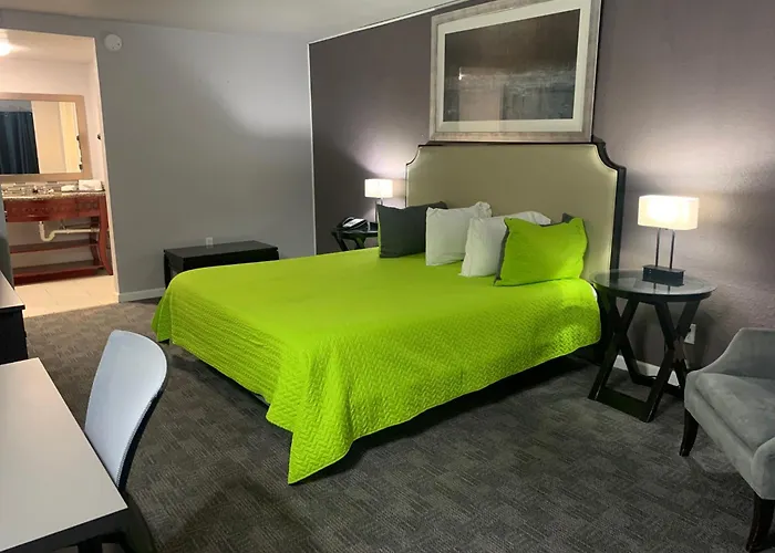 R Nite Star Inn And Suites -Home Of The Cowboys & Rangers