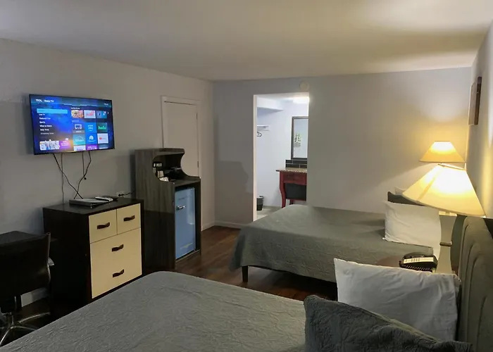 R Nite Star Inn And Suites -Home Of The Cowboys & Rangers